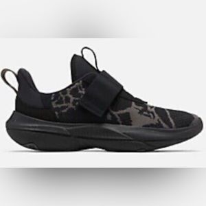 SOREL Explorer Blitz Stride Black Gray Slip Shoes Mens 11.5 NWOB